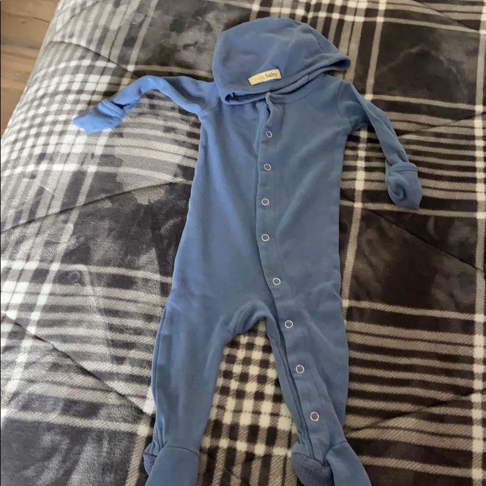 L’oved baby onesie